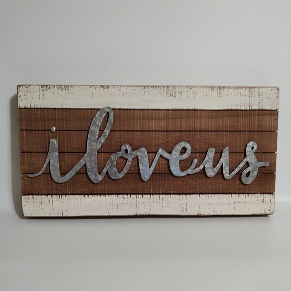 Valentine's Day Rustic Slatted Wooden Sign - I Love Us - Primitives by Kathy -- - Picture 1 of 1